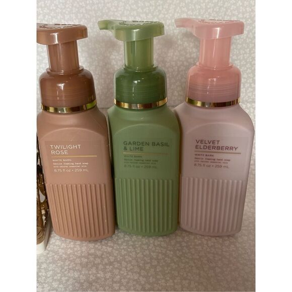 Bath and Body Works 3 Foaming Hand Soaps - Picture 1 of 4